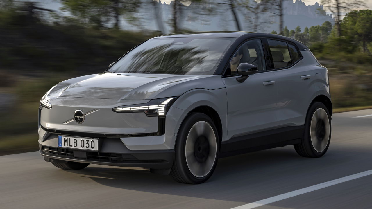 В УКРАЇНІ СТАРТУВАЛИ ПРОДАЖІ АБСОЛЮТНО НОВОГО КРОСОВЕРА VOLVO: ОГОЛОШЕНО ЦІНИ