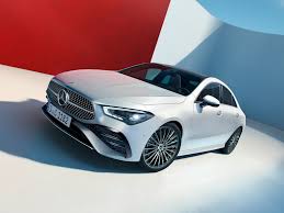 Купити Mercedes-Benz в Україні: огляд моделей, особливості марки та поради з вибору