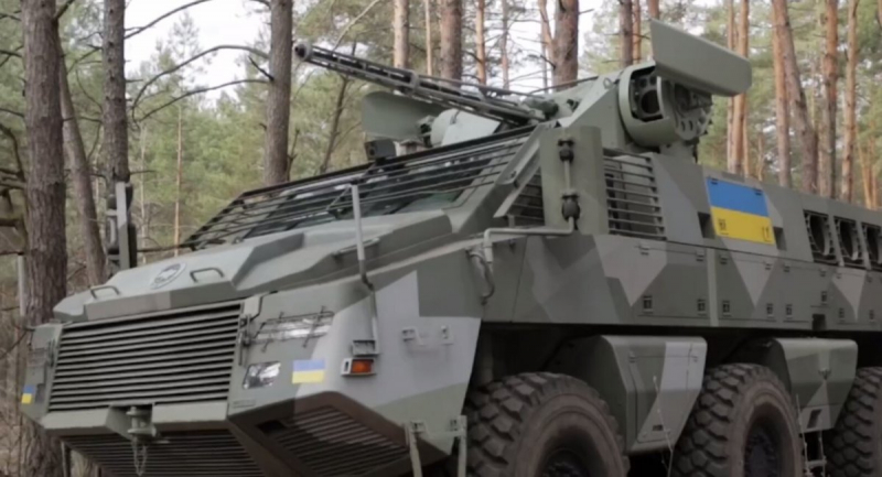 В Україні демонстрували бронеавтомобіль, який дуже схожий на американський Mbombe 6×6