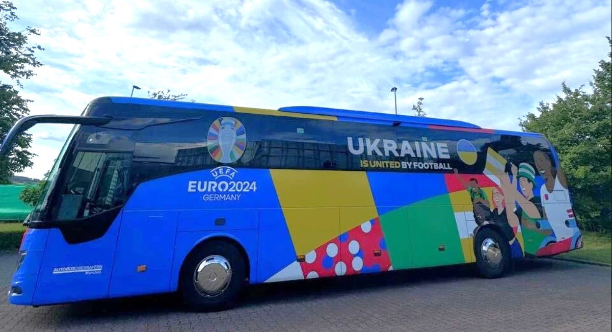 Показано автобус збірної України з футболу на Євро 2024