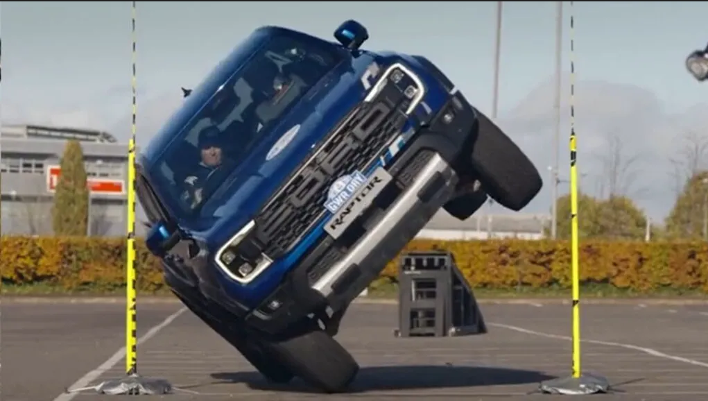 Ford Ranger Raptor встановив новий світовий рекорд їзди на двох колесах