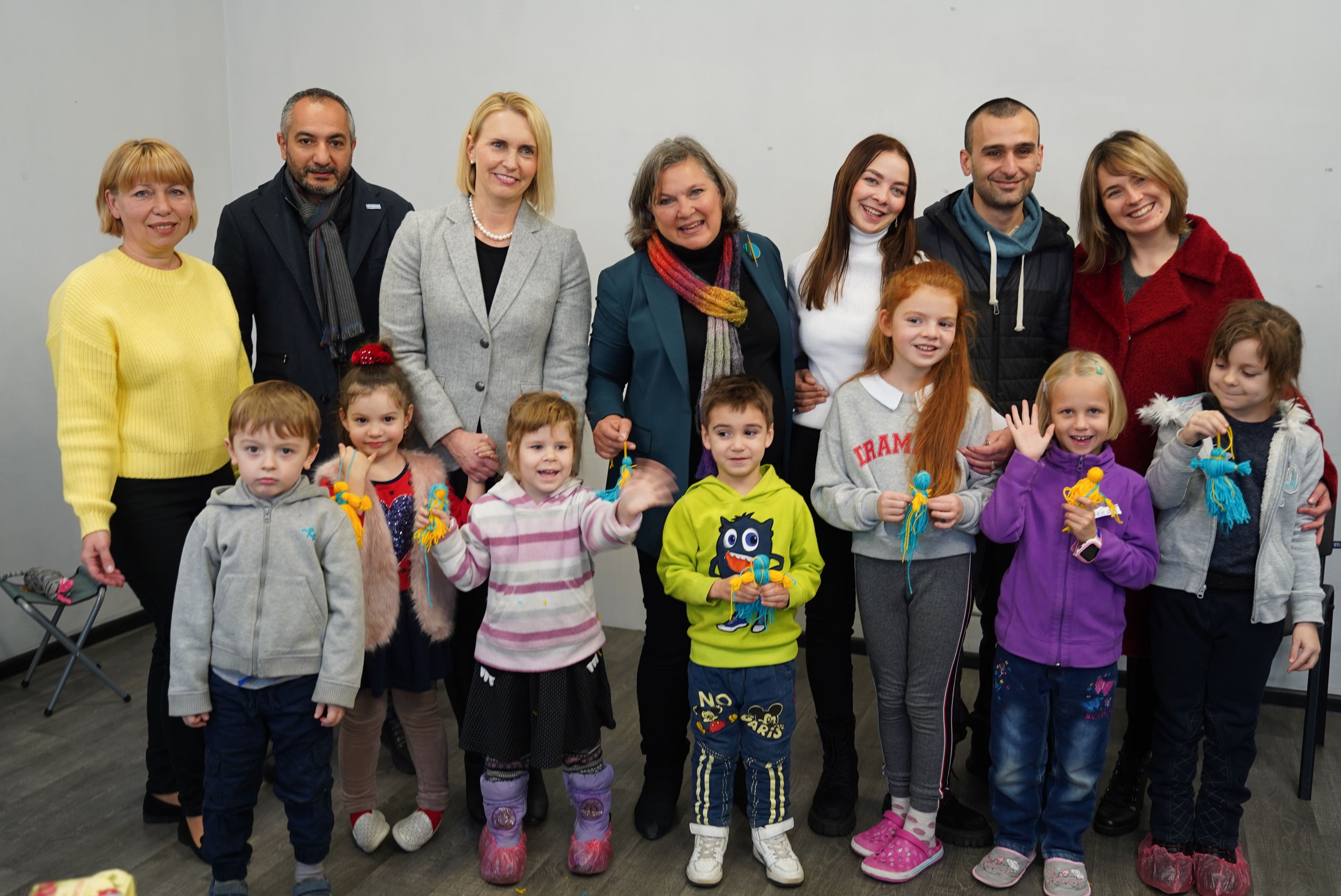 Вікторія Нуланд та Бріджит Брінк зустрілись з українськими дітьми-переселенцями