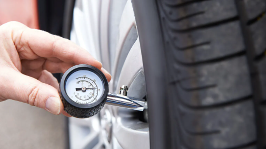 Чи потрібно знижувати тиск у шинах взимку: що кажуть експерти
