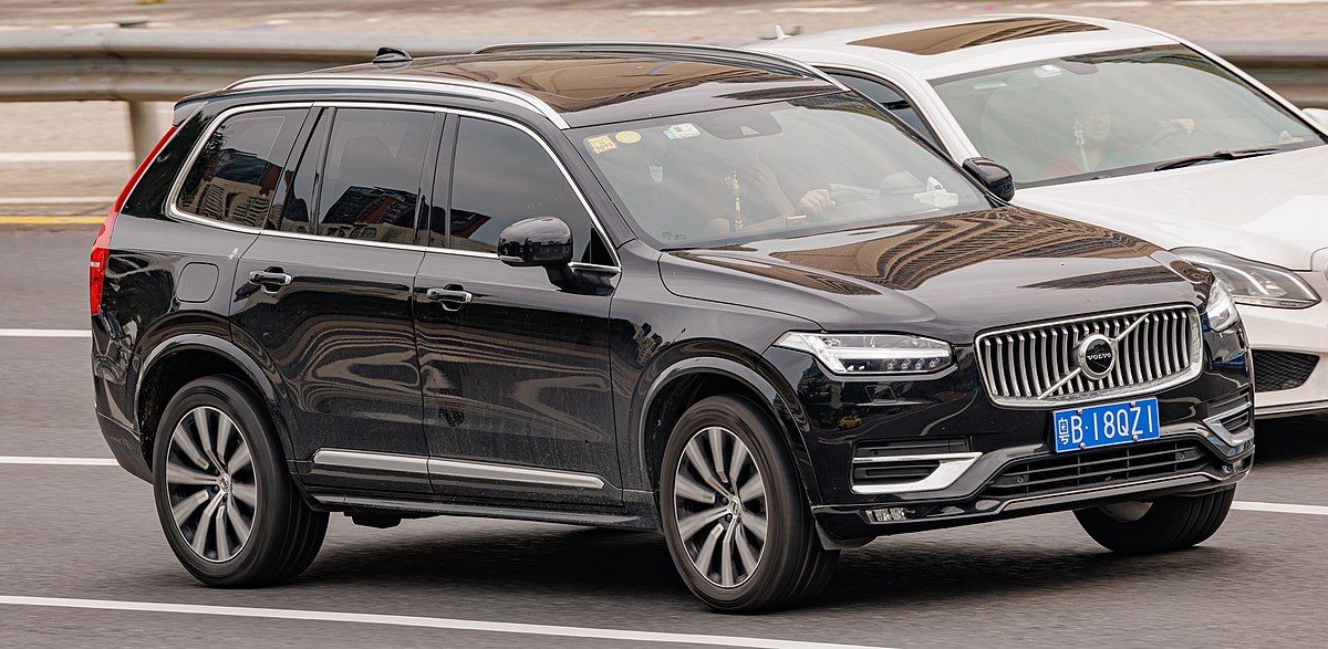 Volvo XC90: історія та особливості моделі