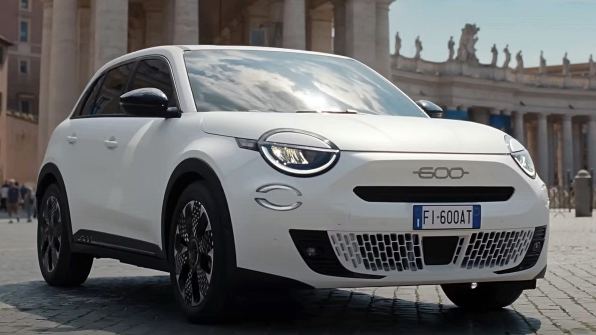 НАТХНЕННИК ЗАЗ-965: FIAT ПОВЕРНУВ ІЗ НЕБУТТЯ ЛЕГЕНДАРНУ МОДЕЛЬ