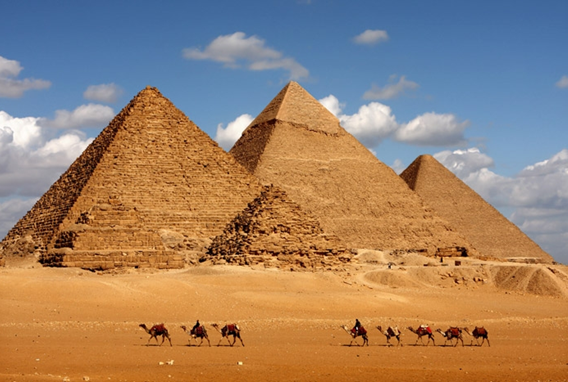 У Єгипті запупустили маршрут електрокарів та електробусів для туристів