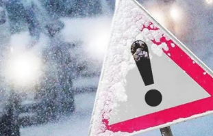 Сильний снігопад та ожеледиця: Київ закрили на в'їзд великогабаритного транспорту