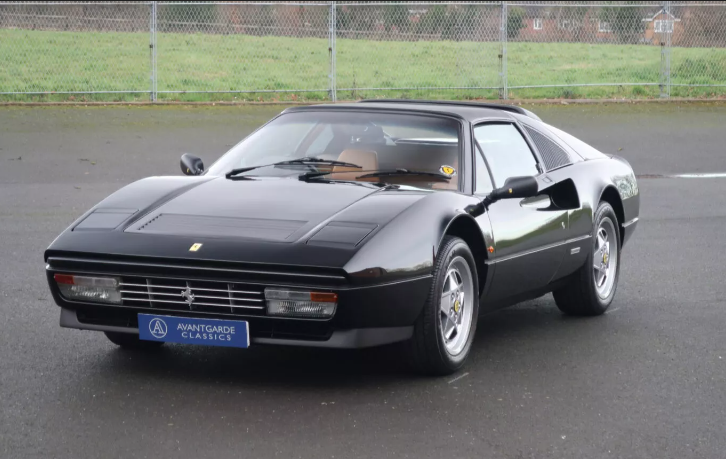 На продаж виставили раритетний суперкар Ferrari майже без пробігу (фото)